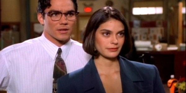 Will Supergirl Nod At Lois And Clark? Here's What Could Happen ...