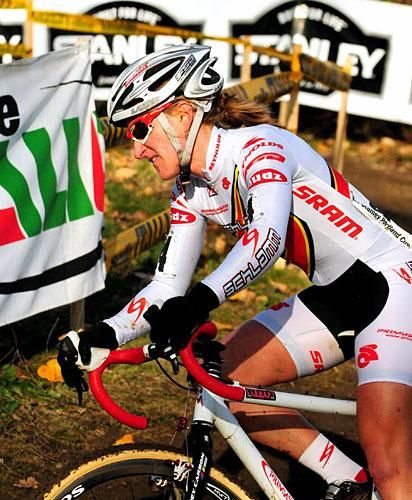 Amy Dombroski (Clement-Primus-Mootry) closing in on Katerina Nash with a lap to go.