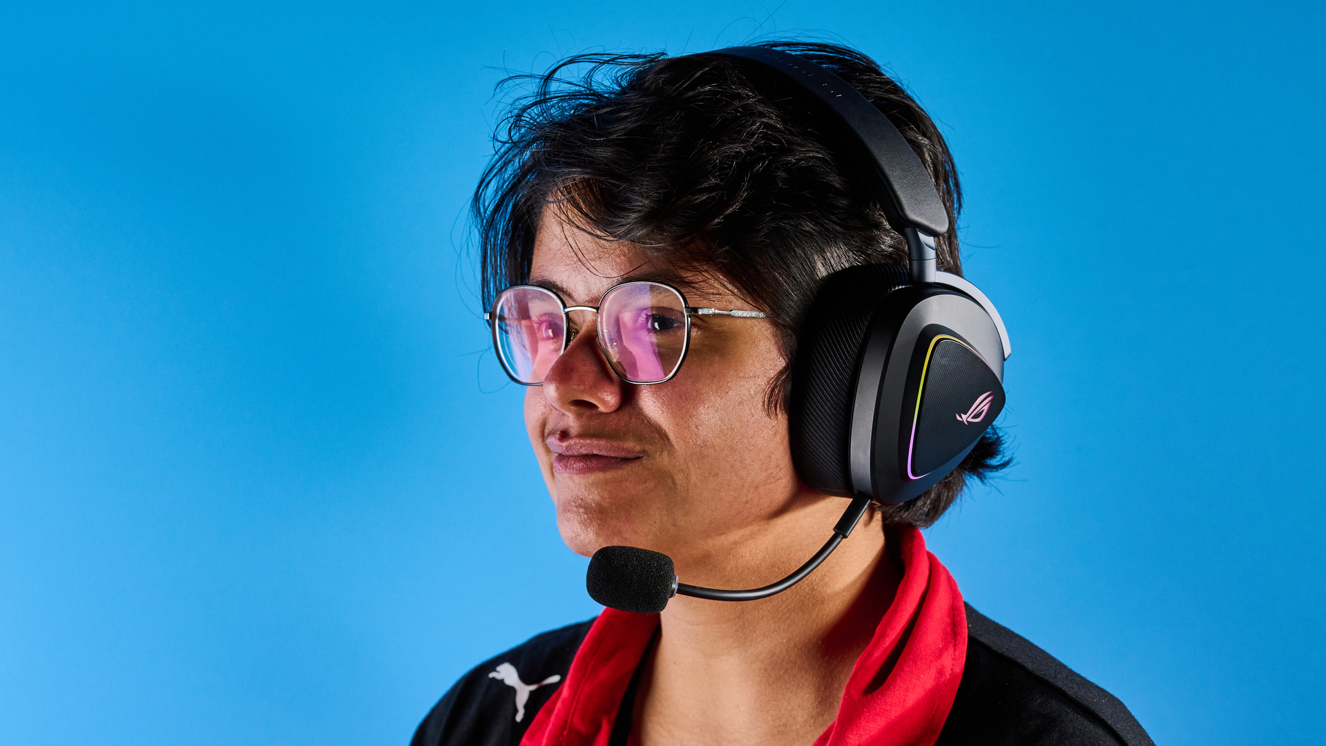 An Asus ROG Delta II wireless gaming headset