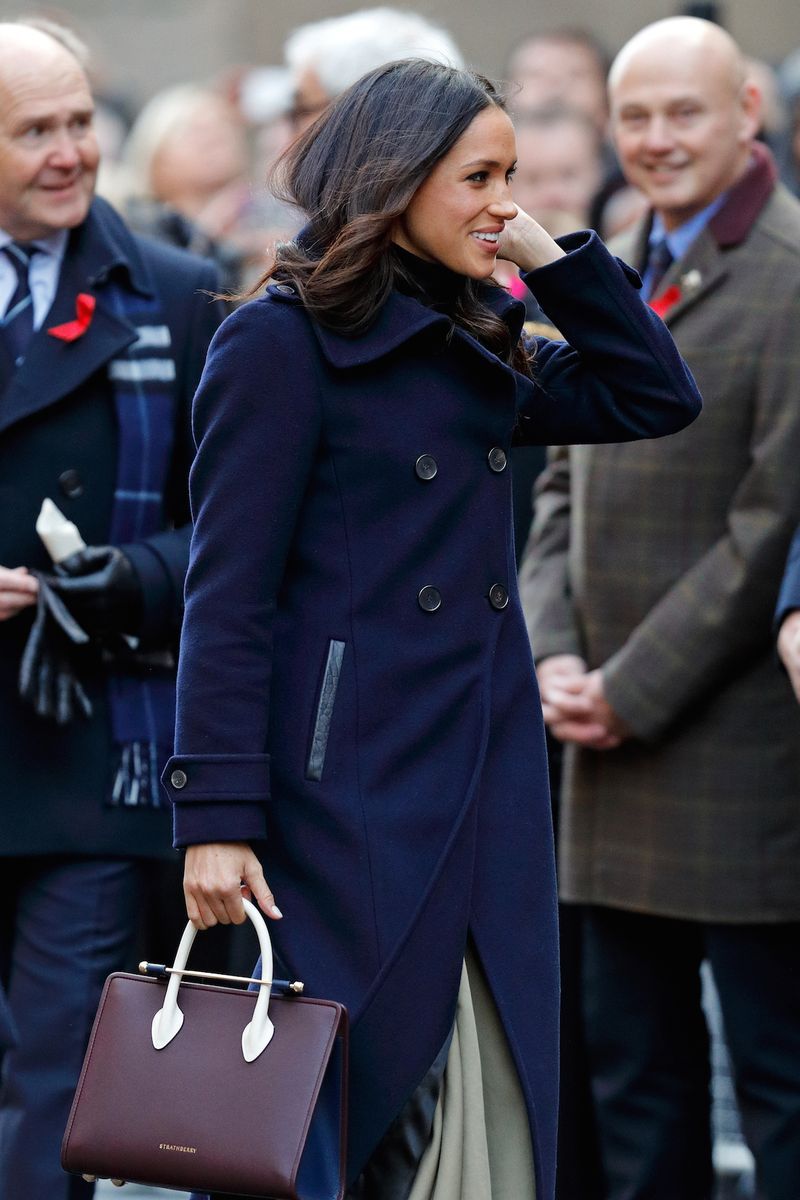Clothing, Street fashion, Coat, Overcoat, Trench coat, Fashion, Footwear, Outerwear, Snapshot, Human,