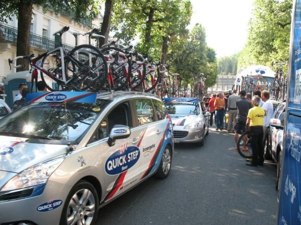 10:36 The team cars are rolling in