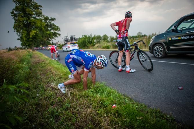 Laurent Mangel (FDJ.fr) gets up from his crash