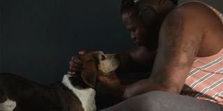 Winston Duke and Pearl The Dog in Spenser Confidential