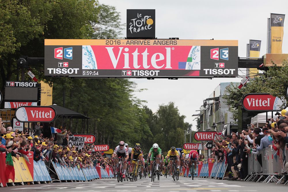 Mark Cavendish wins stage 3, his 28th career Tour de France stage win