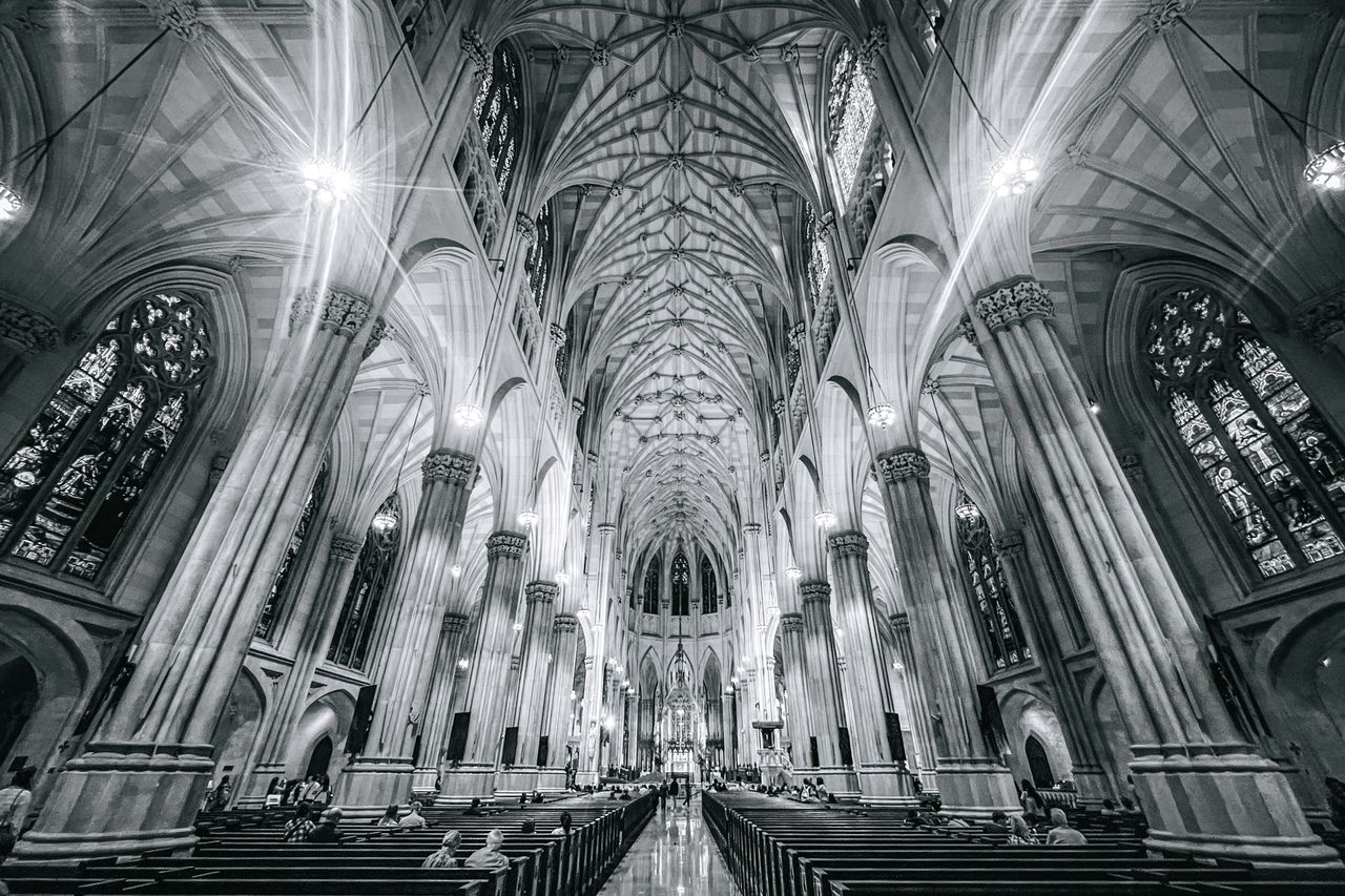 GuruShots - Powerful Black &amp; White Jan 26