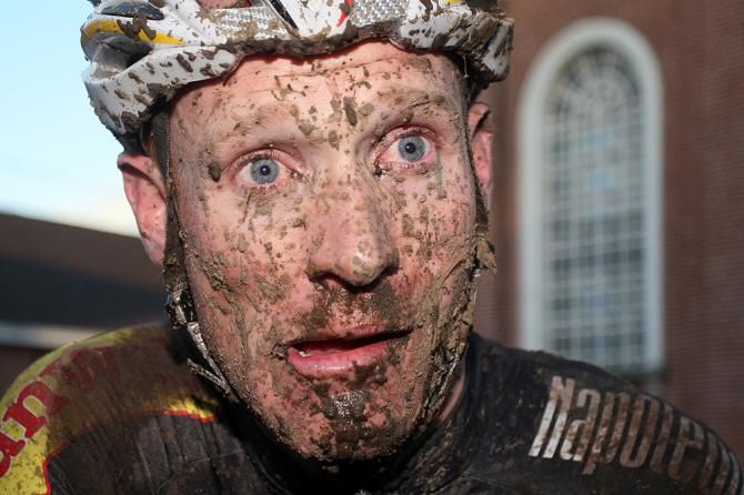 Klaas Vantornout had his rear wheel ruined in a clash with Sven Nys