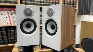 Standmount speakers: Bowers & Wilkins 607 S3