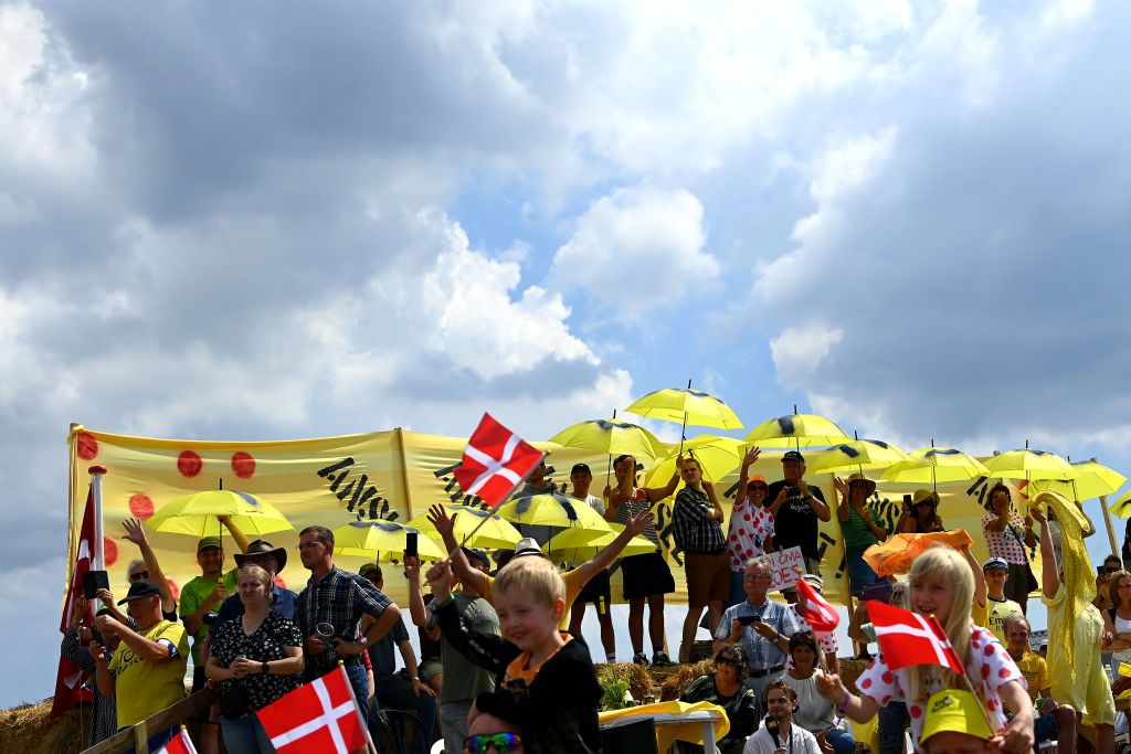 SONDERBORG DENMARK JULY 03 A crowd cheers the peloton during the 109th Tour de France 2022 Stage 3 a 182km stage from Vejle to Snderborg TDF2022 WorldTour on July 03 2022 in Sonderborg Denmark Photo by Tim de WaeleGetty Images