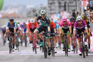 Sam Bennett gets the better of Elia Viviani (right) on stage 7 of the 2018 Giro d'Italia