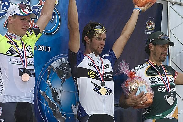 Stage three podium (l-r): Dmytro Grabovskyy (3rd,ISD-Neri), Michael Matthews (1st,Jayco Skins), and Alex Candelario (2nd,Kelly Benefit Strategies).