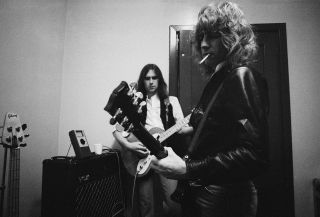 Status Quo’s Francis Rossi and Rick Parfitt backstage in 1977