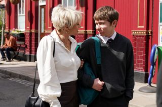 EastEnders spoilers, Nicola Mitchell, Barney Mitchell