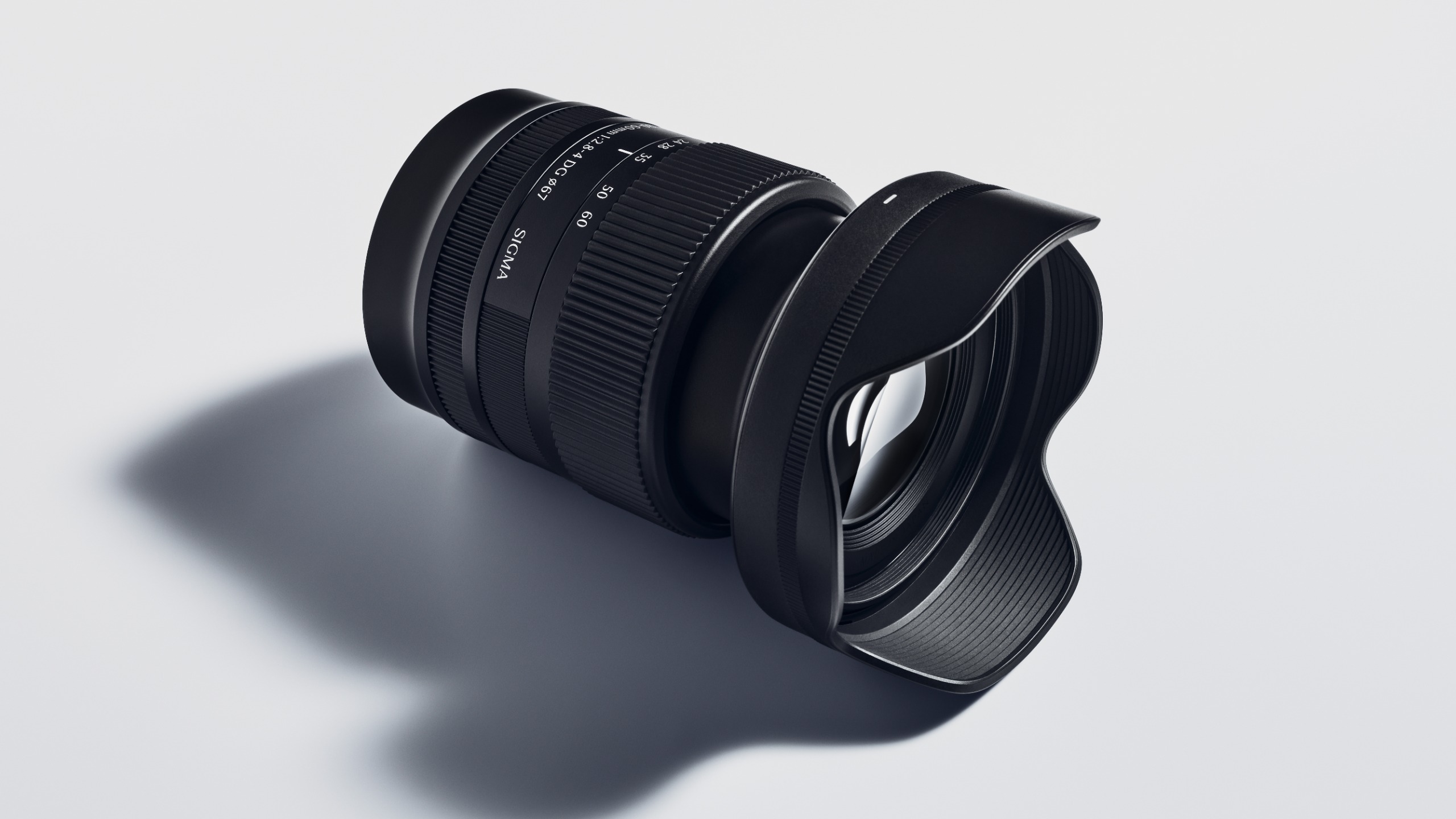 Sigma 20-60mm f/2.8-4 DG Contemporary lens
