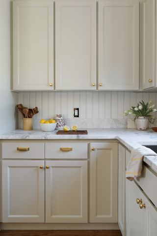 Kitchen cabinets painted in Farrow & Ball's French Gray