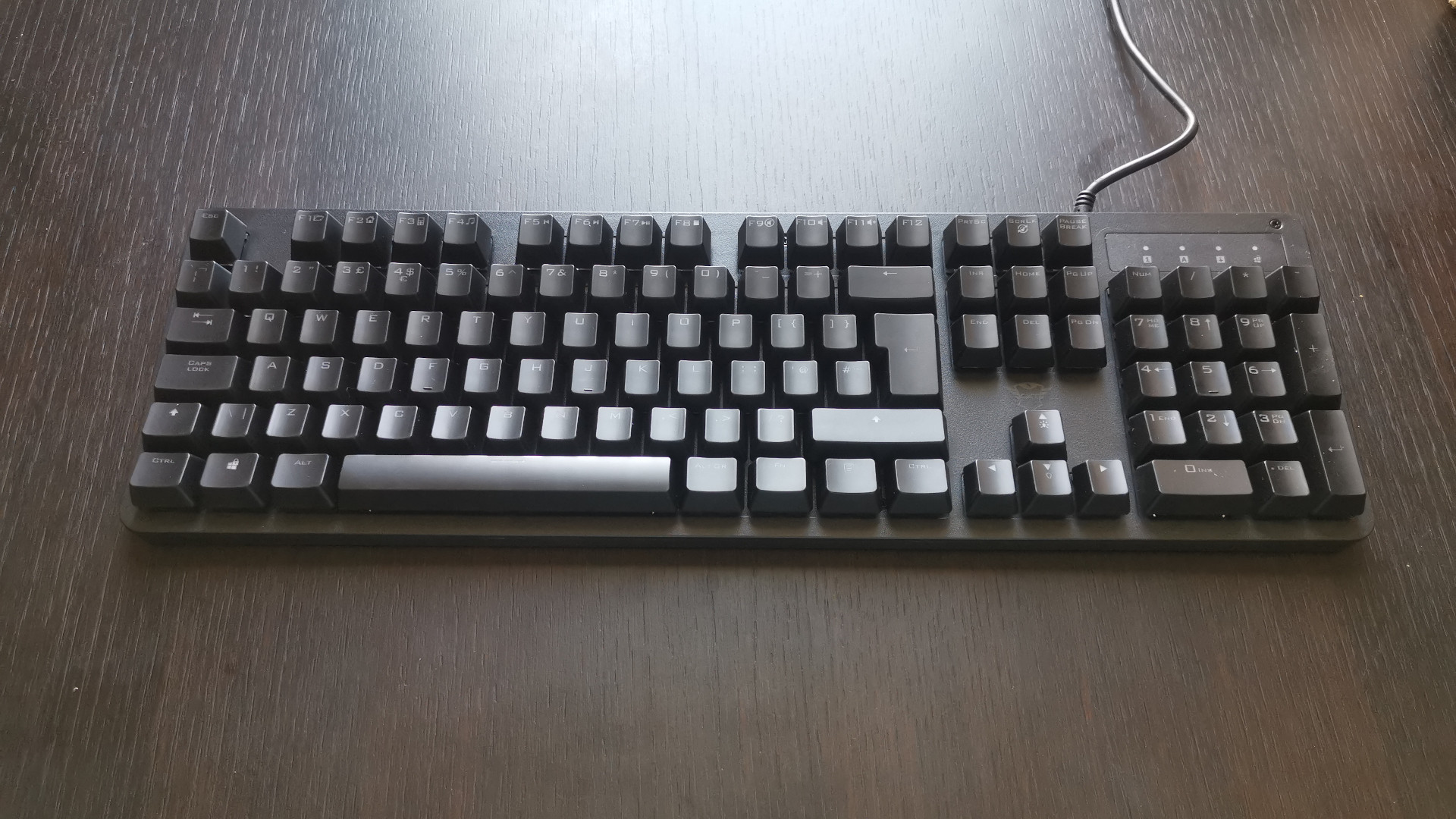 A wide shot of the Trust GXT 863 Mazz gaming keyboard
