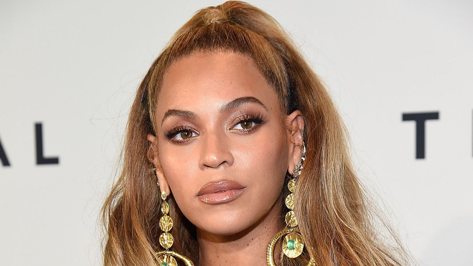Memes & Reactions to Beyonce Side-Eyeing a Woman Are Straight Fire ...