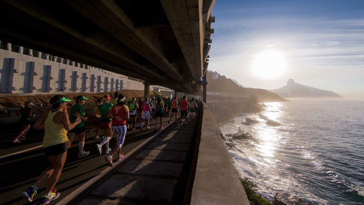 Runners make their way through the Elevado do Joa during the Rio de Janeiro Marathon