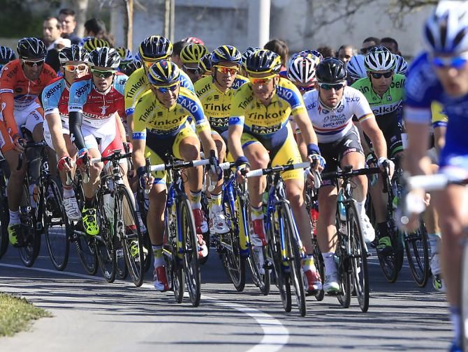 Cavendish sits behind the Tinkoff-Saxo team