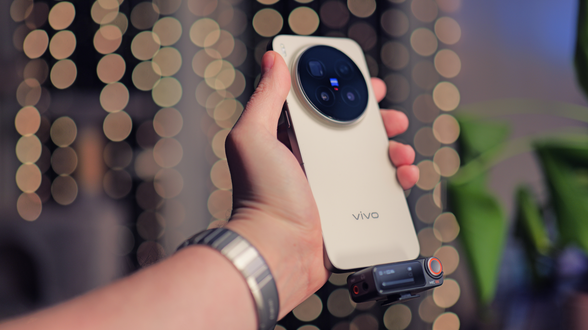 DJI Mic 2 receiver attached to the Vivo X300 Pro