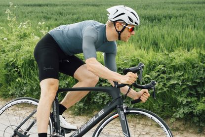 Mens Cycling Jersey Kits Bike Shirts Gel Padded Shorts Set Summer Bike Outfits 