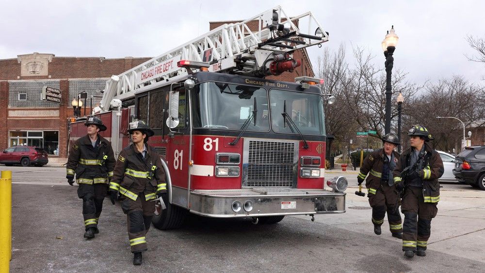 Miranda Rae Mayo as Stella Kidd, Christian Stolte as Randall McHolland in Chicago Fire