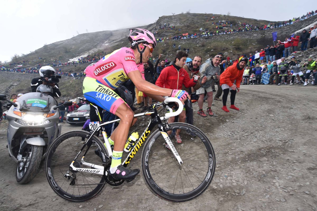 Alberto Contador was dropped on the Finestre