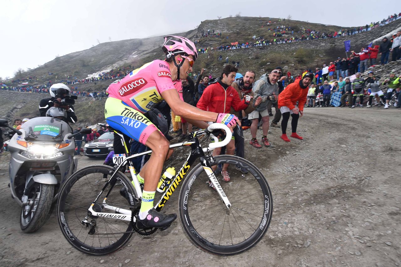 Alberto Contador was dropped on the Finestre