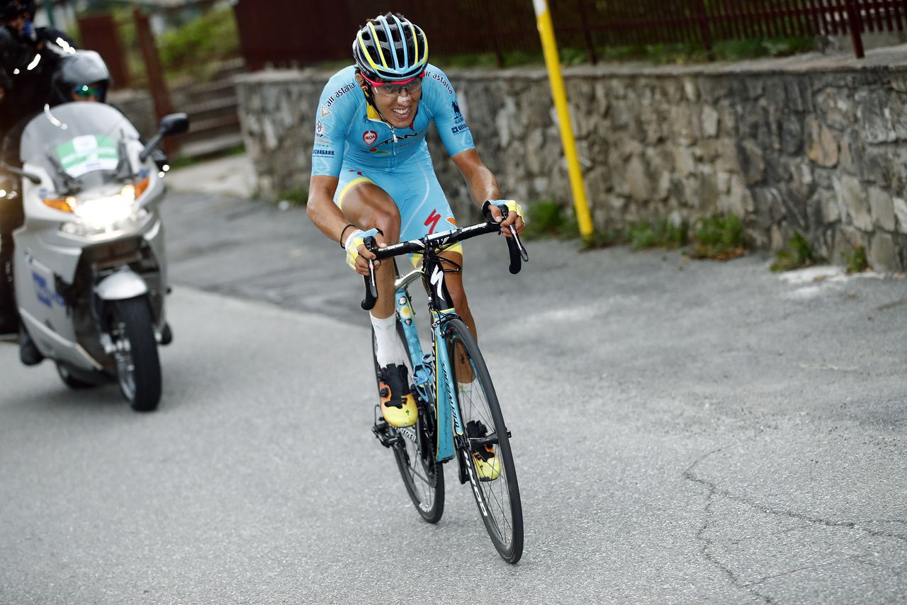 Diego Rosa (Astana) bridged to the breakaway
