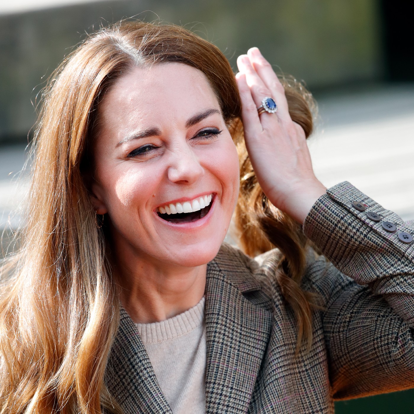 Kate Middleton's Engagement Ring: Details, Facts & Photos