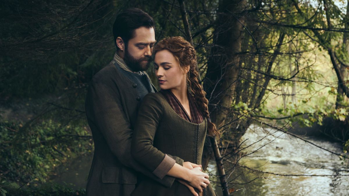 Richard Rankin and Sophie Skelton in Outlander season 7