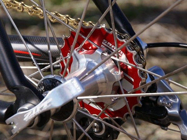 &hellip;with its unique hollow steel construction and ultralight weight.