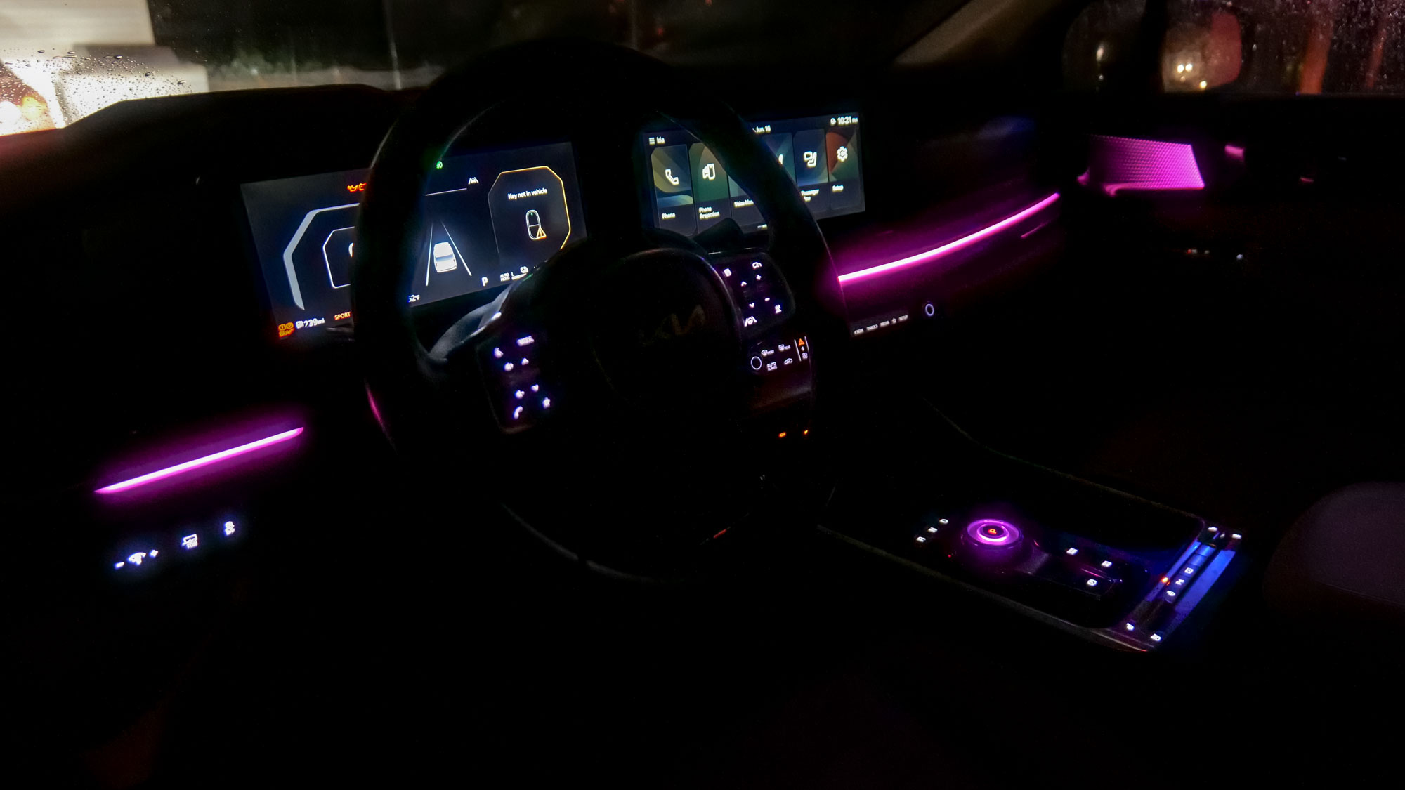 2025 Kia Carnival Hybrid SX Prestige test drive.