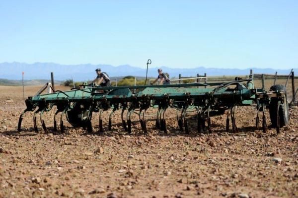 A plow en route