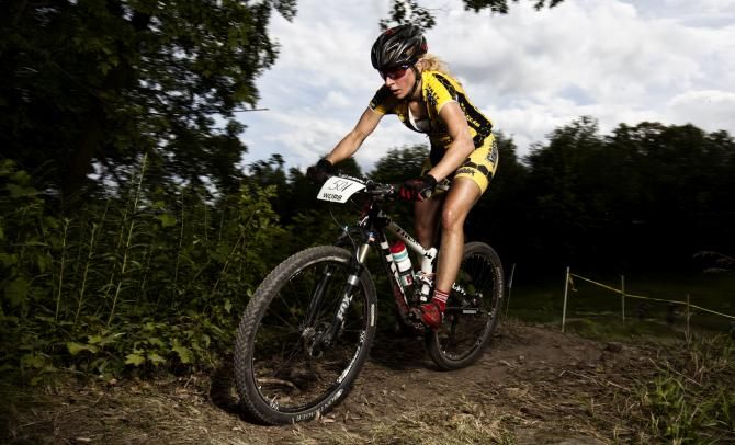 Abby Strigel (Honey Stinger/Bontrager) maintains huge lead