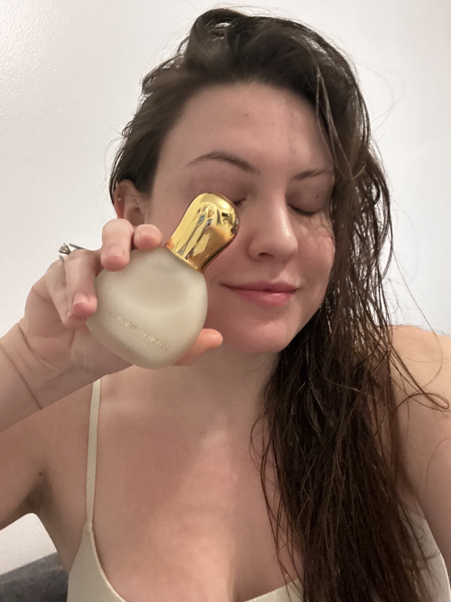 Sophia Vilensky before using Deborah Pagani's luxury leave-in conditioner.