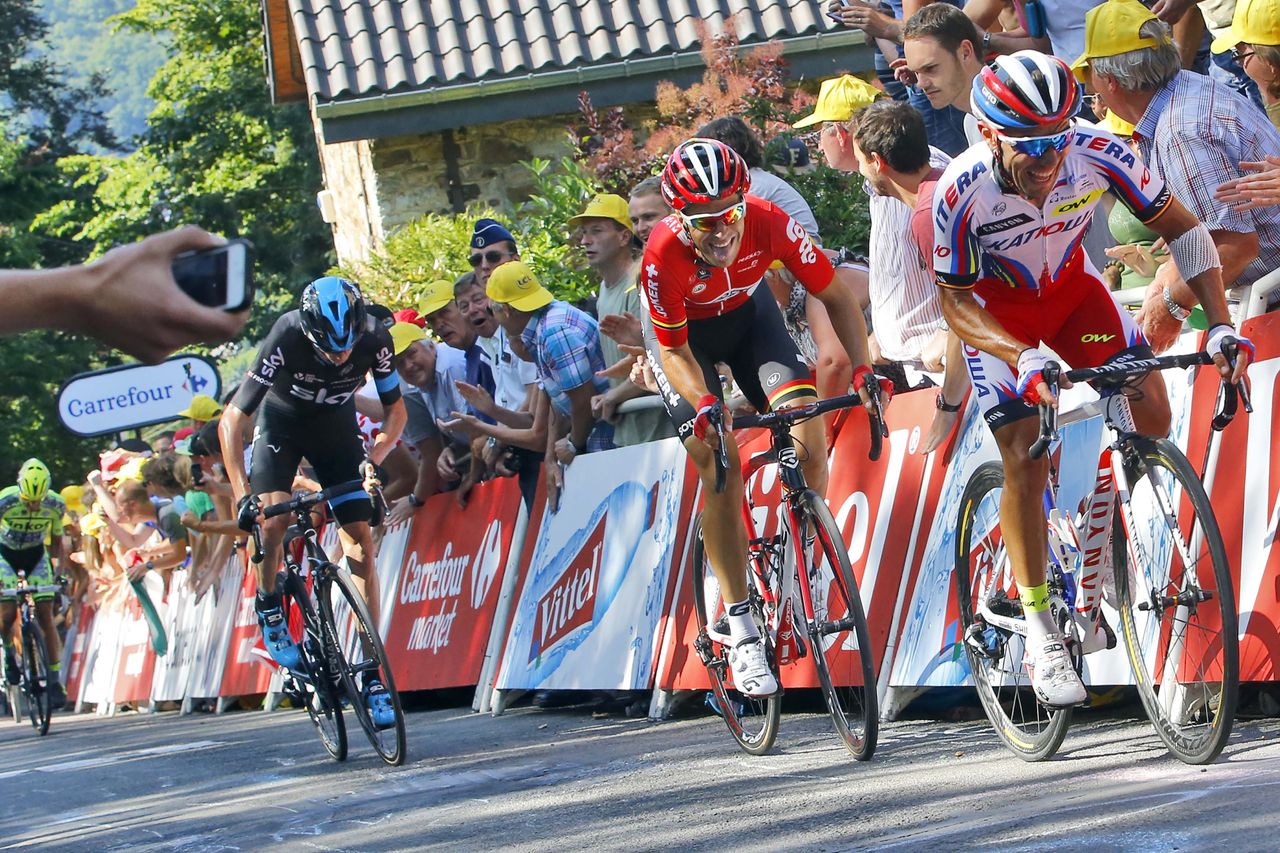 Chris Froome (Team Sky) begins his late charge in pursuit of Gallopin and Rodriguez
