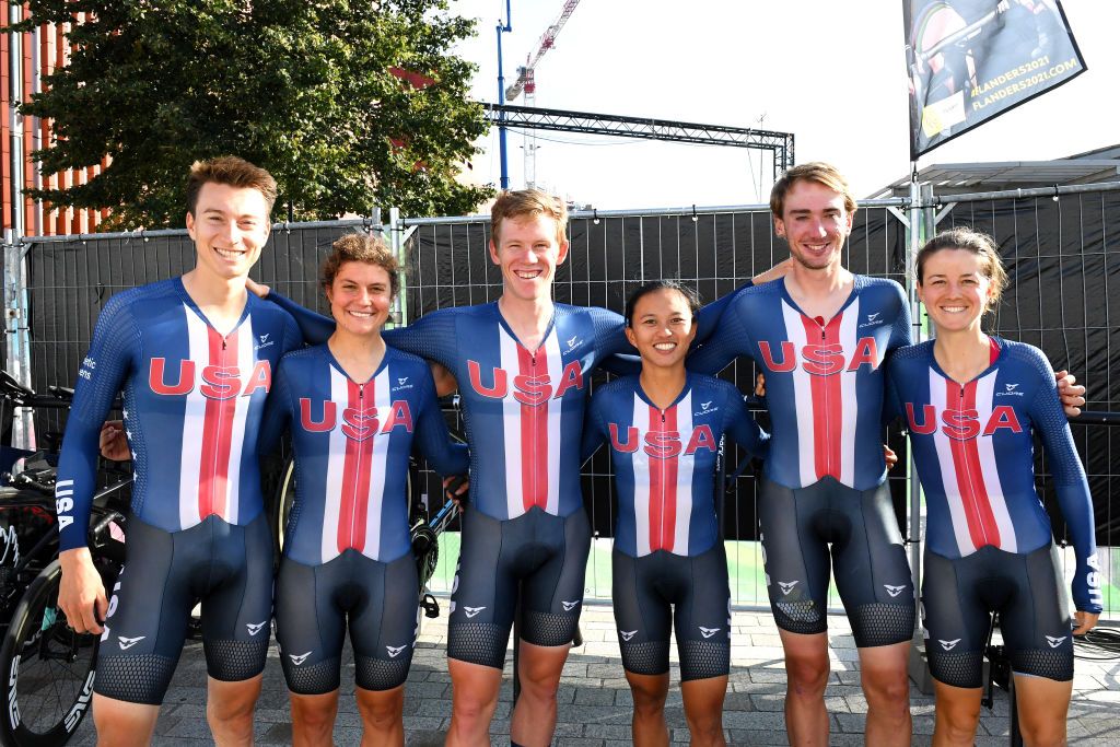 Leah Thomas, Coryn Rivera and Ruth Winder with their male teammates after the mixed relay team time trial