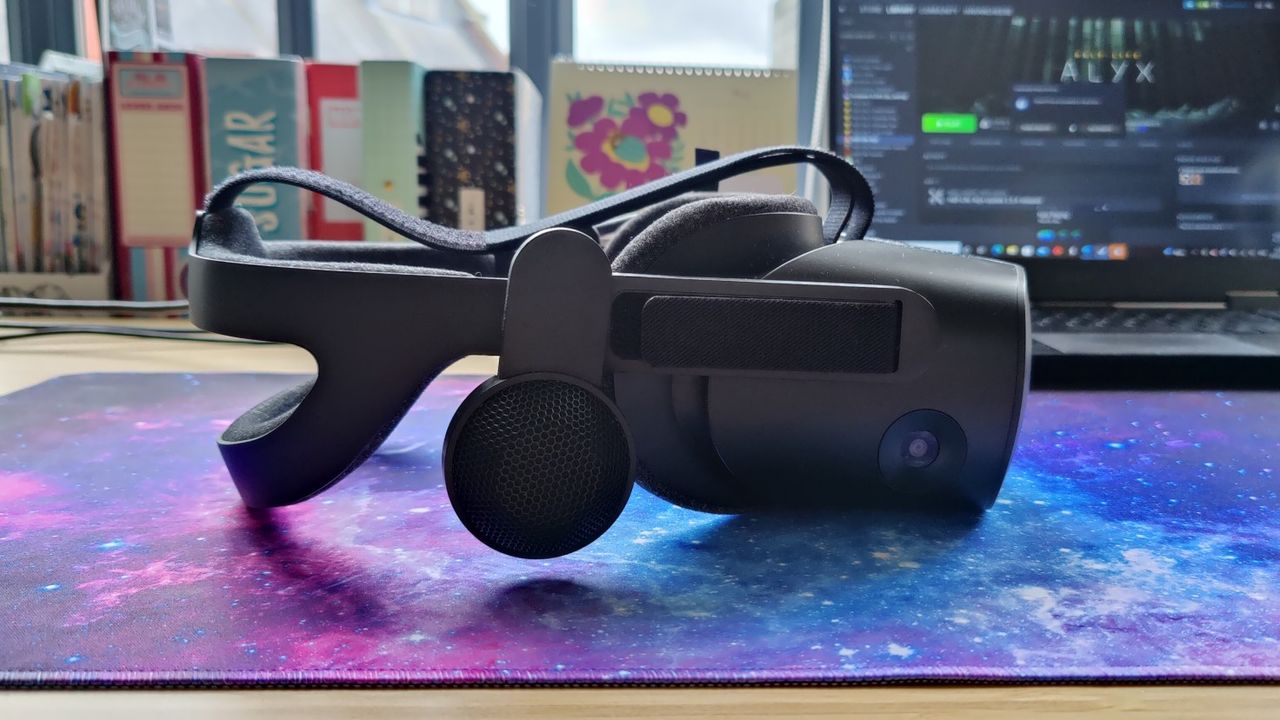 HP Reverb G2 VR headset side view