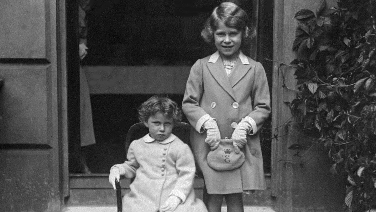 Princess Elizabeth with her sister, Princess Margaret, in 1933