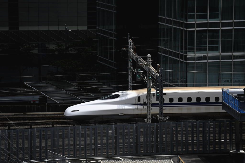 A Shinkansen Bullet-Train arrives to the Tokyo Station