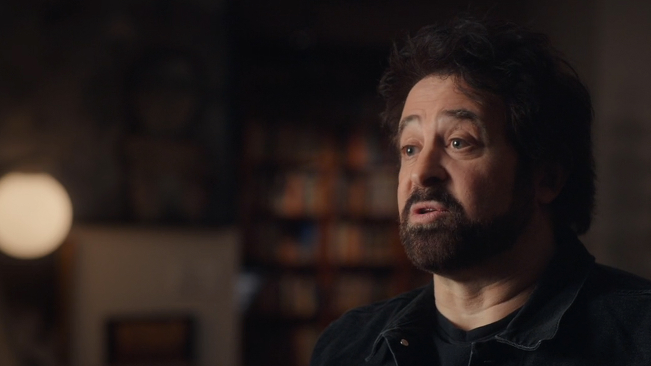 Adam Duritz being interviewed in Music Box: Counting Crows: Have You Seen Me Lately