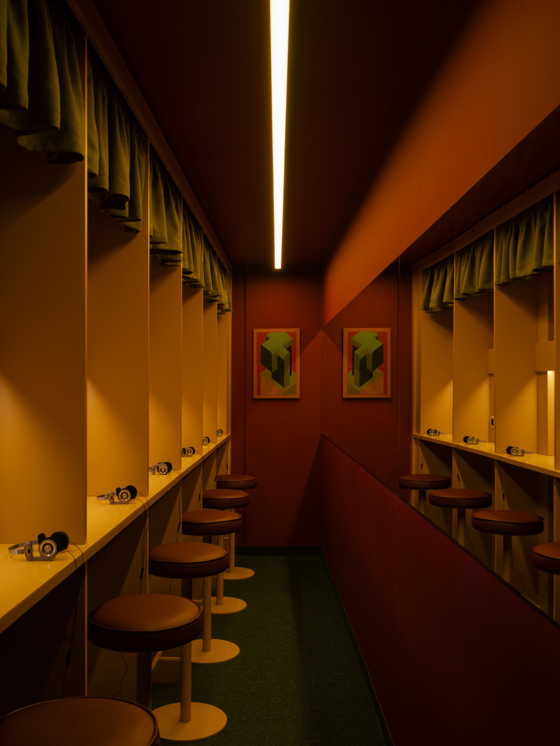 esthetic joy embassy belgrade bar review