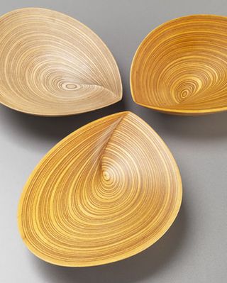 Wooden leaf dishes