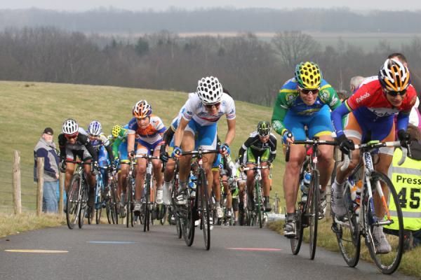 Marianne Vos (Stichting Rabo Women Cycling Team) leads AA Drink - Leontien.nl teammates Kirsten Wild and Elizabeth Armitstead.
