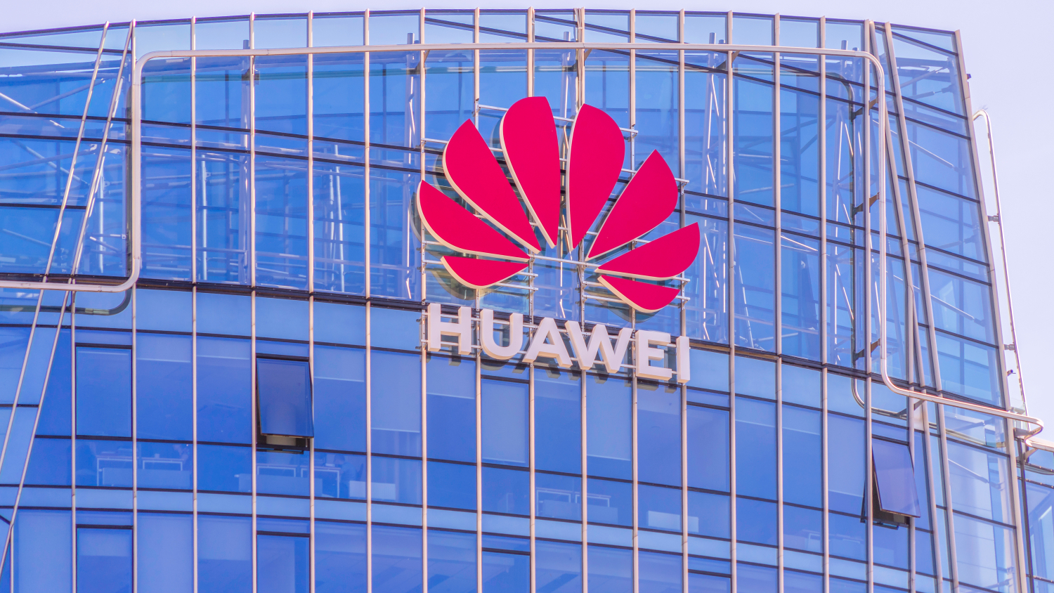 Trump Flip-Flops on Huawei Once Again | Tom's Hardware