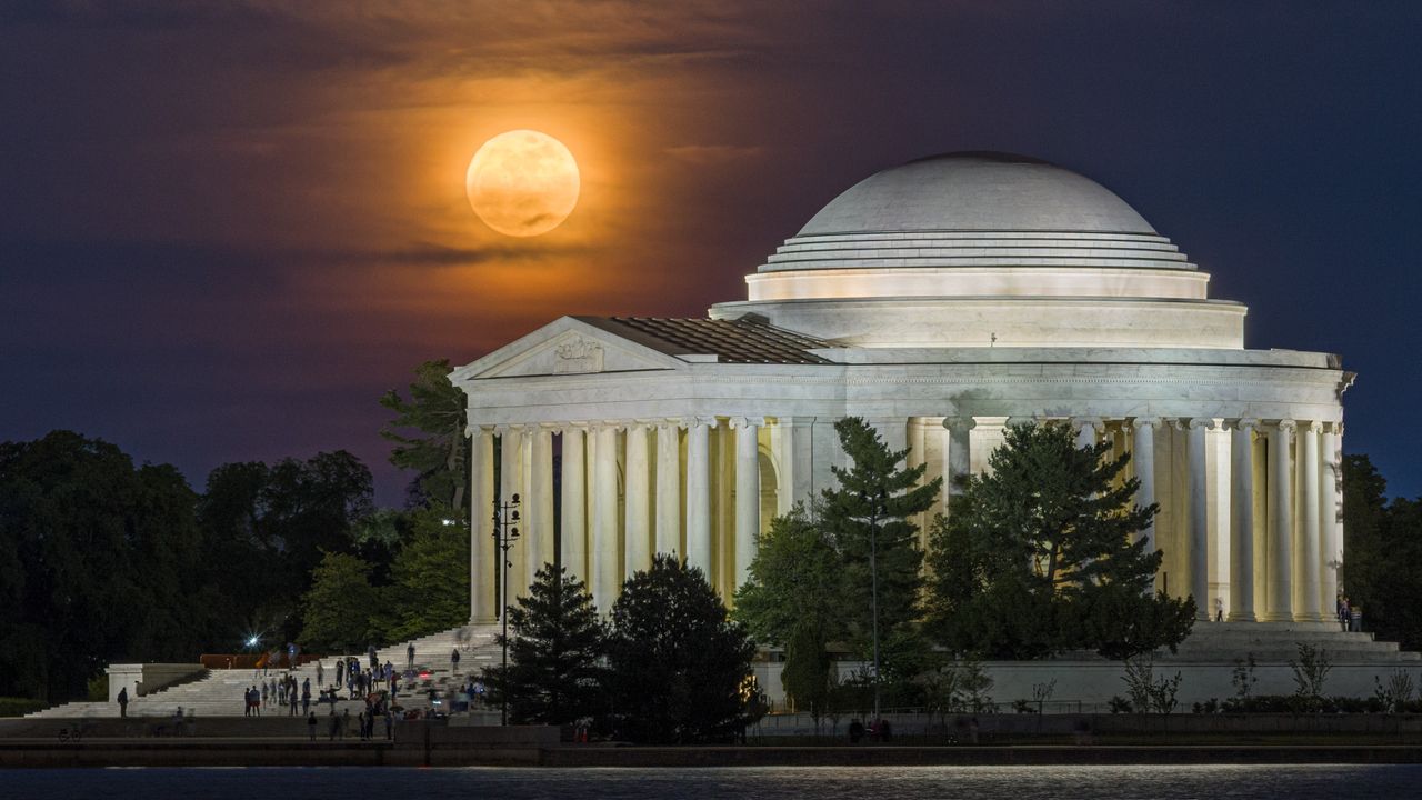 See May's full 'Flower Moon' bloom in gorgeous photos from around the world