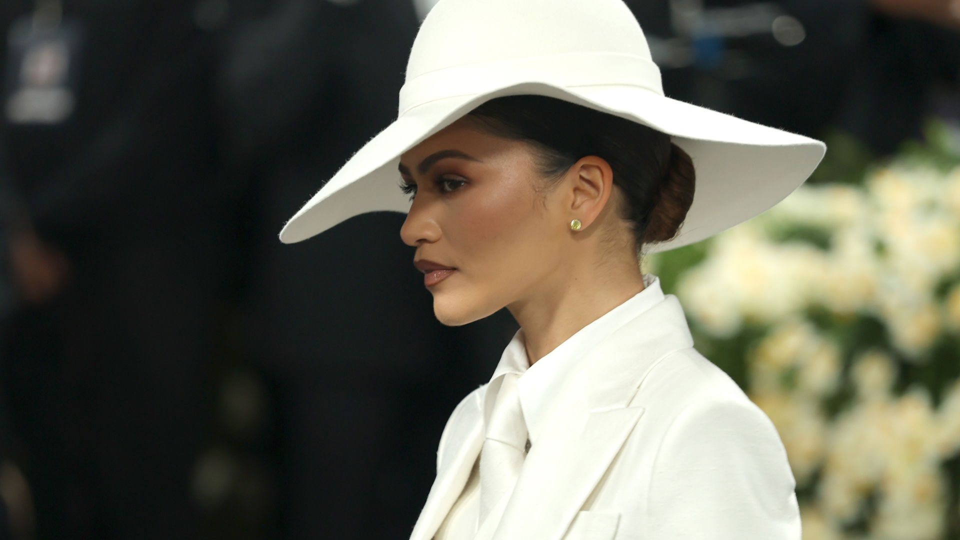 Zendaya at the 2025 met gala wearing a custom louis vuitton suit