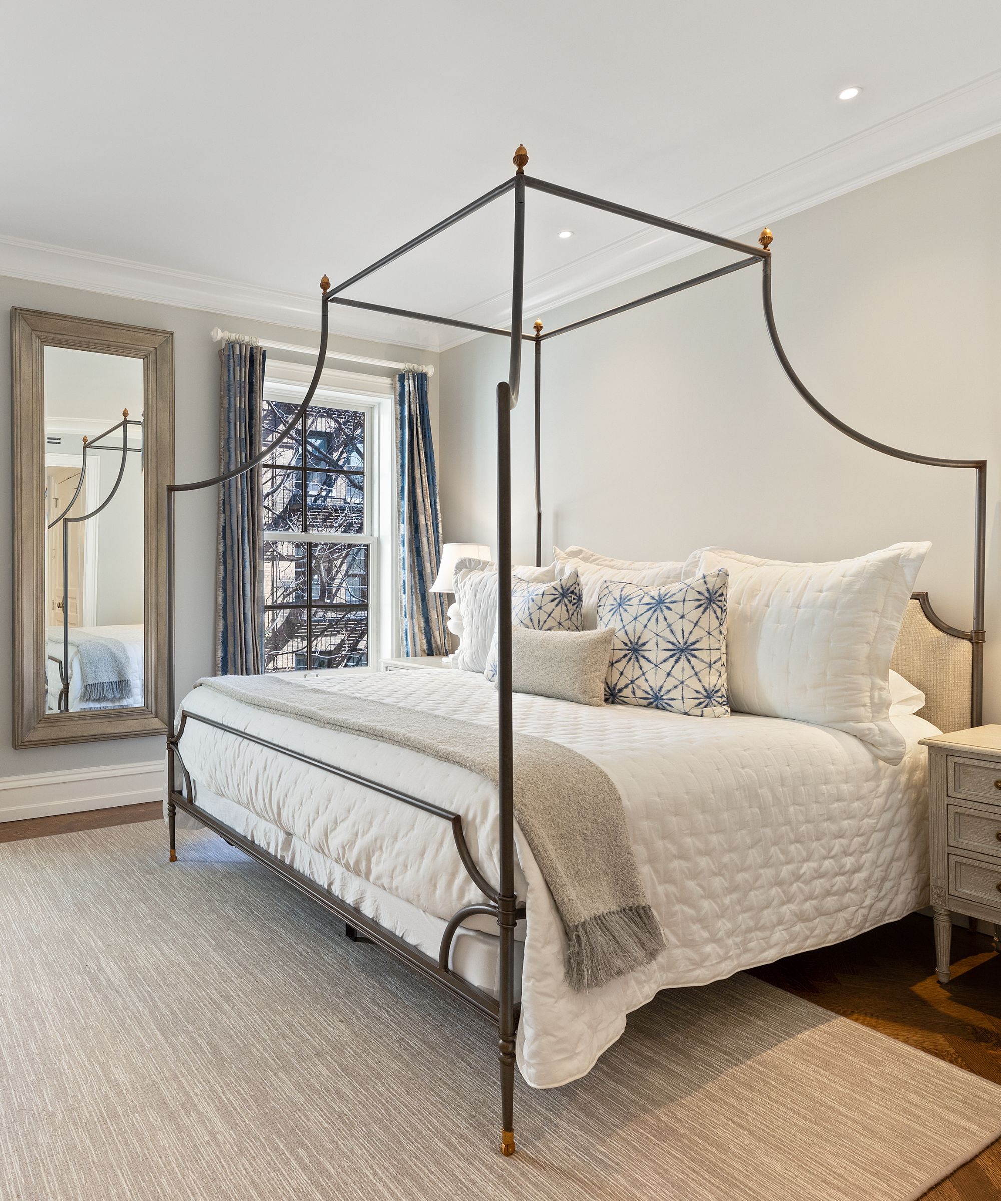 Breakfast at Tiffany's bedroom