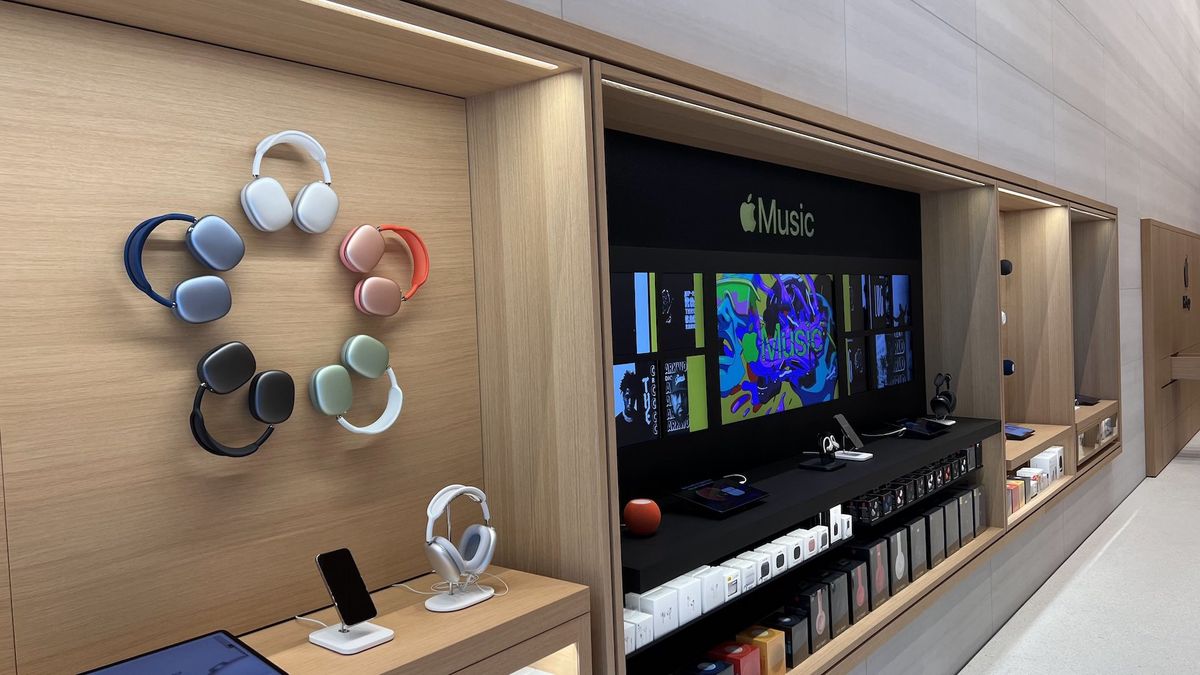 Inside the Apple Store in Knightsbridge, London