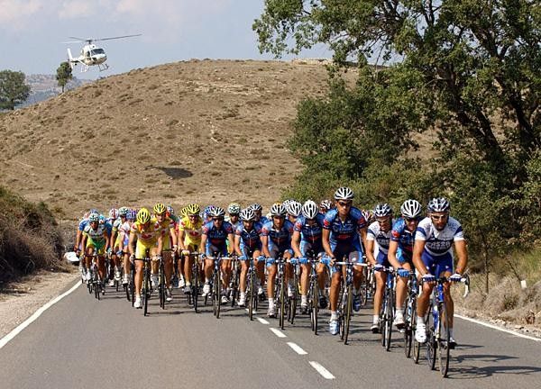 Fabio Baldato (Fassa Bortolo) rides tempo on the front of the bunch